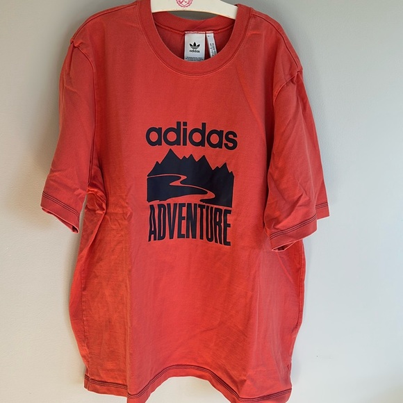 Adidas original adventure tshirt - Picture 2 of 5